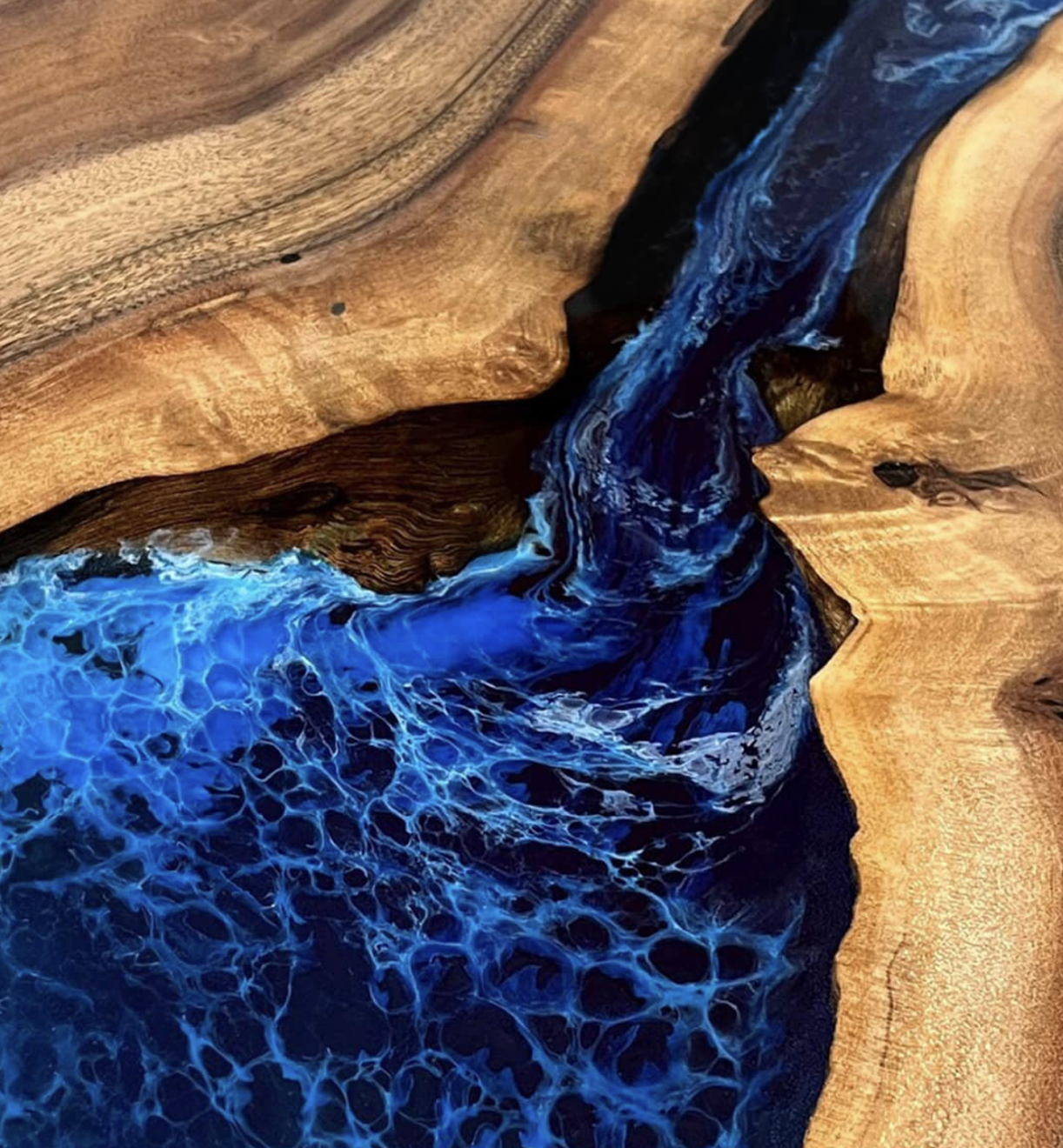 Custom Black Walnut Epoxy Resin Round Coffee Table – Blue Ocean Resin BWB-31