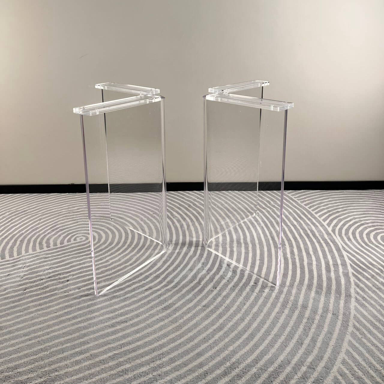 Acrylic Table Legs – V-Shape AL-1