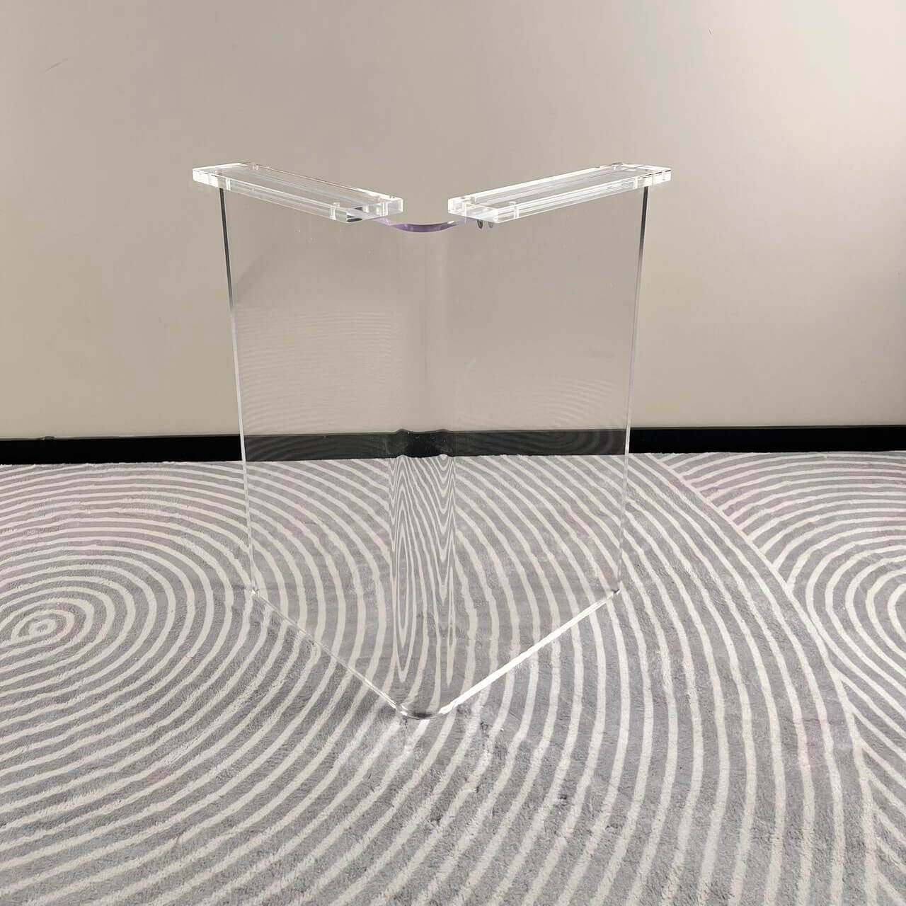 Acrylic Table Legs – V-Shape AL-1