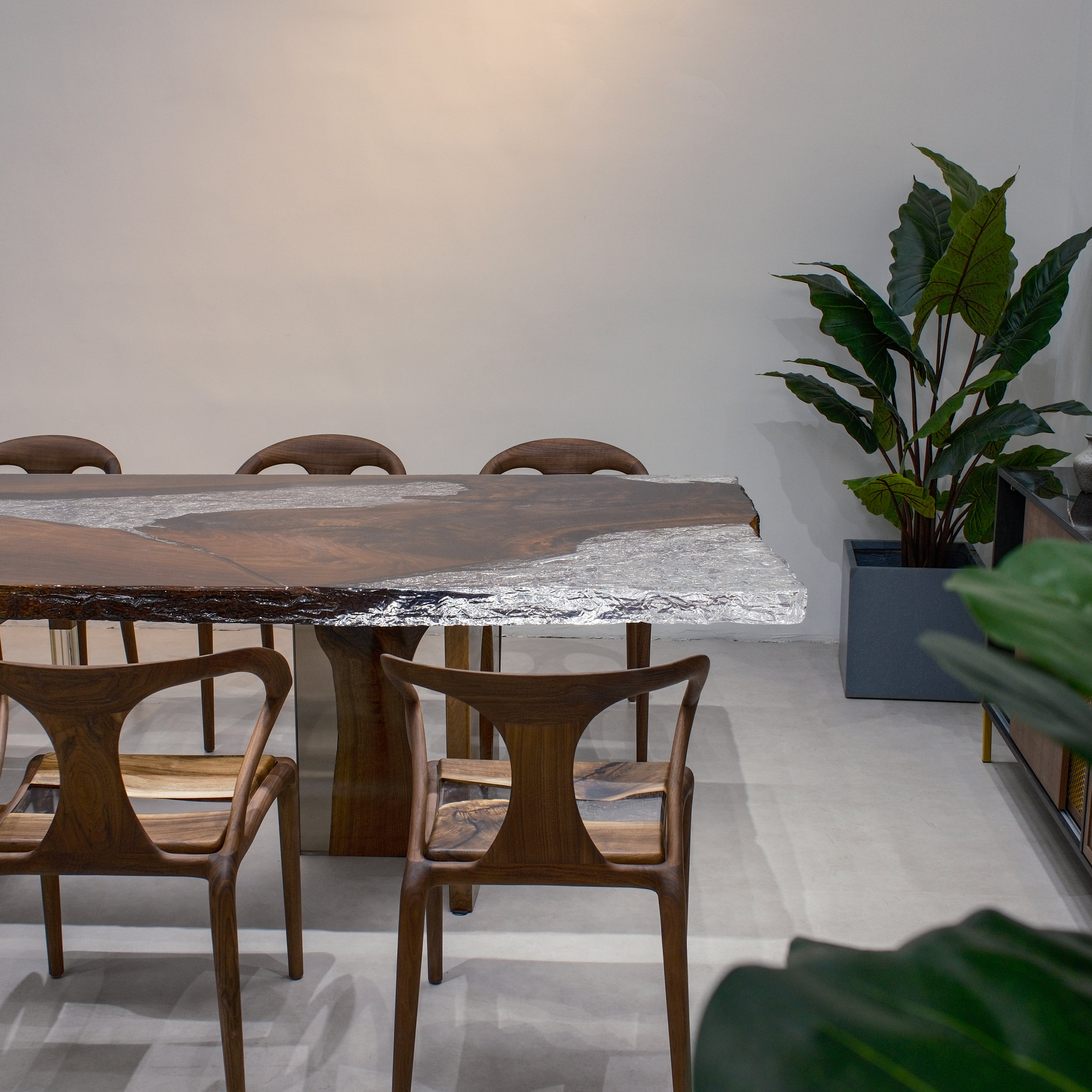 Custom Black Walnut Luxury Epoxy Resin Table – Ice Crystal Resin XBZB7072