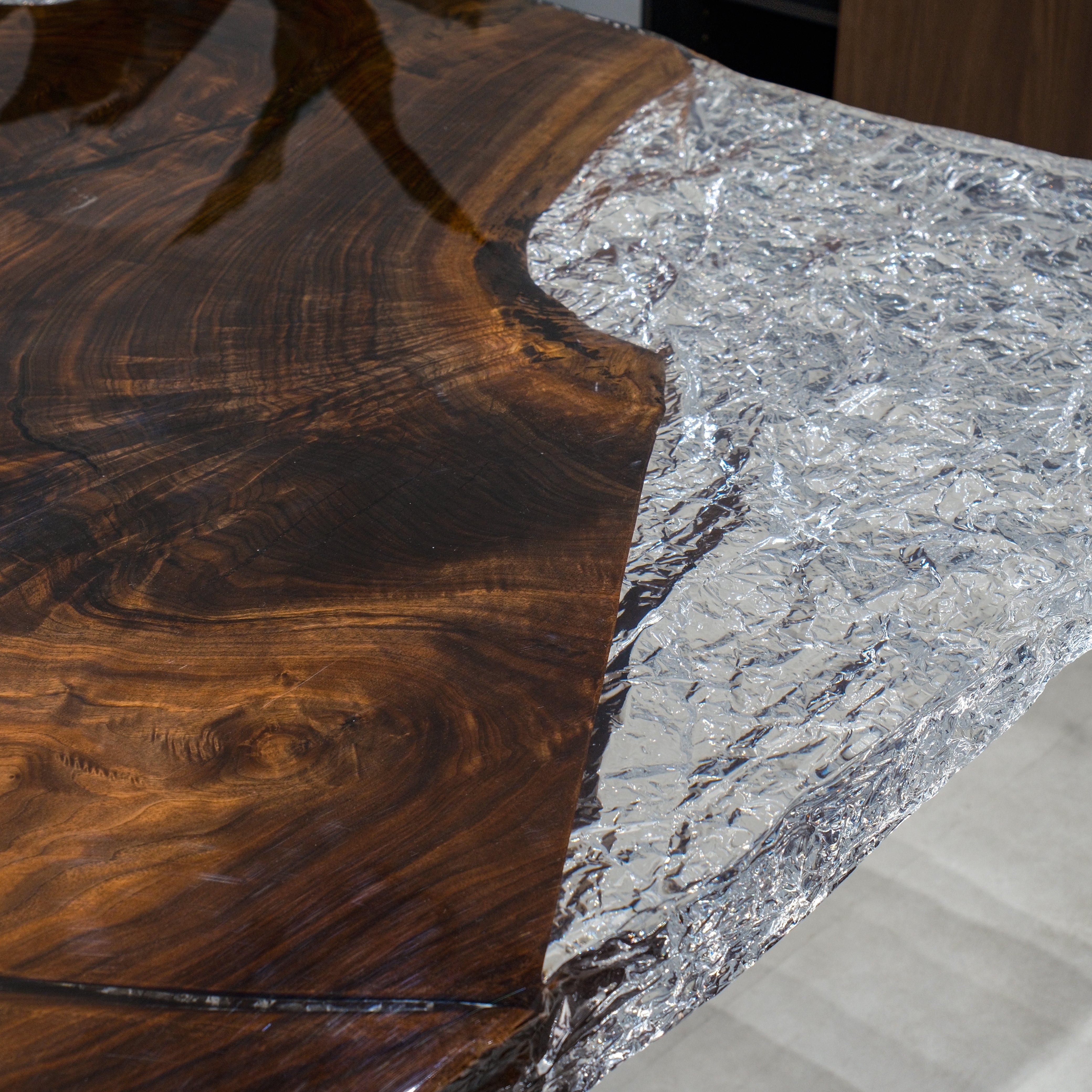 Custom Black Walnut Luxury Epoxy Resin Table – Ice Crystal Resin XBZB7072