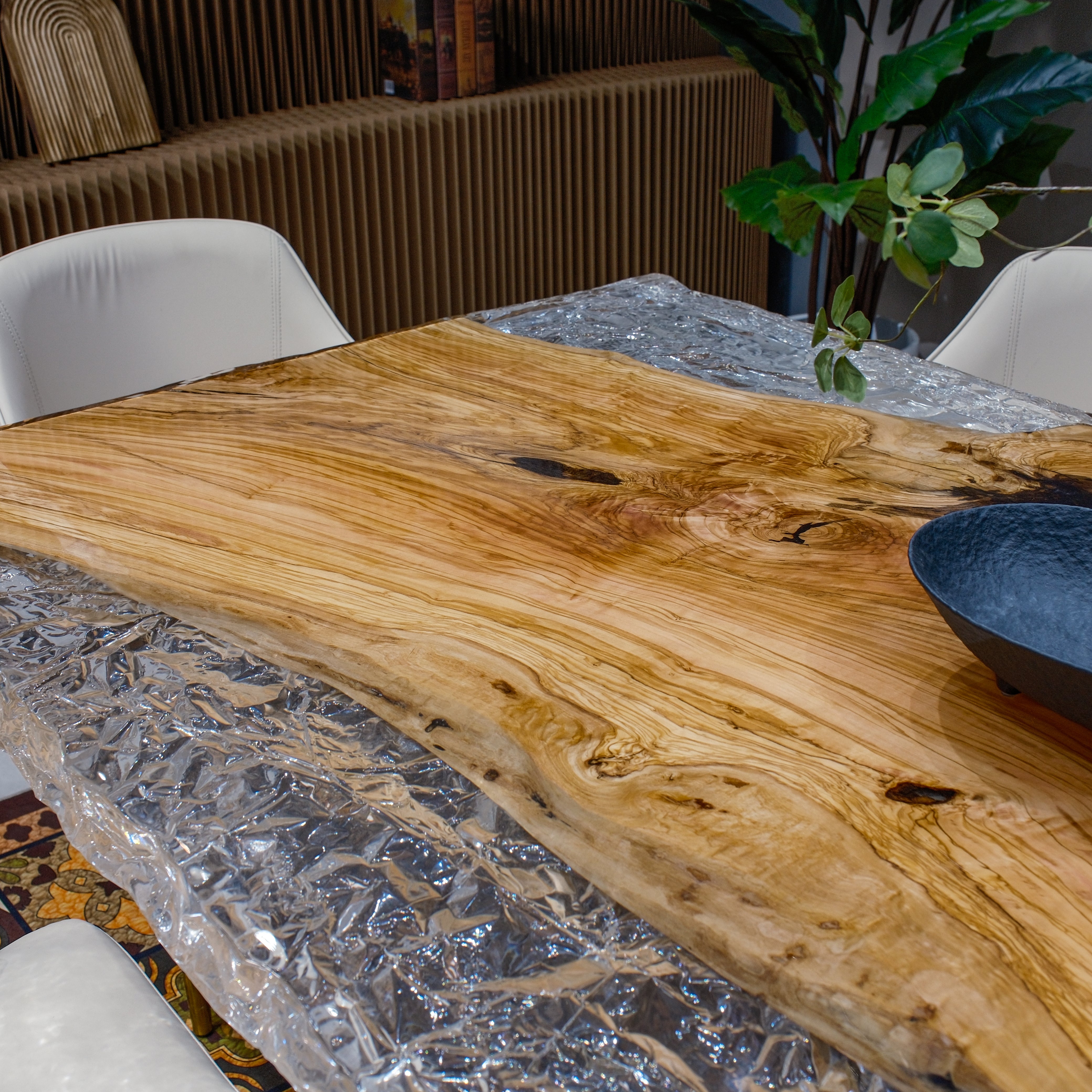 Custom Olive Wood Epoxy Resin Table – Ice Crystal Resin XGZB1066
