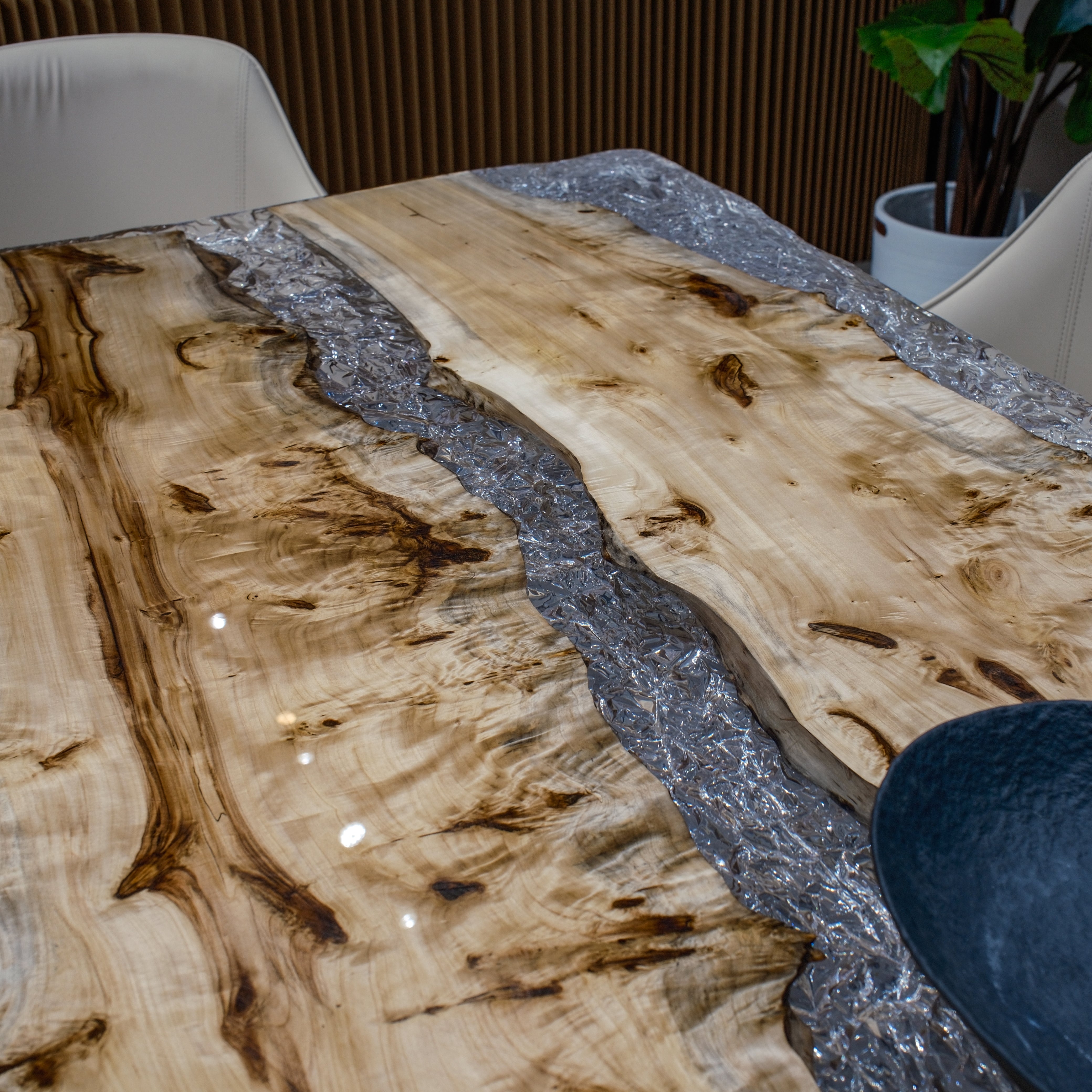 Custom Poplar Wood Epoxy Resin Table – Ice Crystal Resin XFZB12018