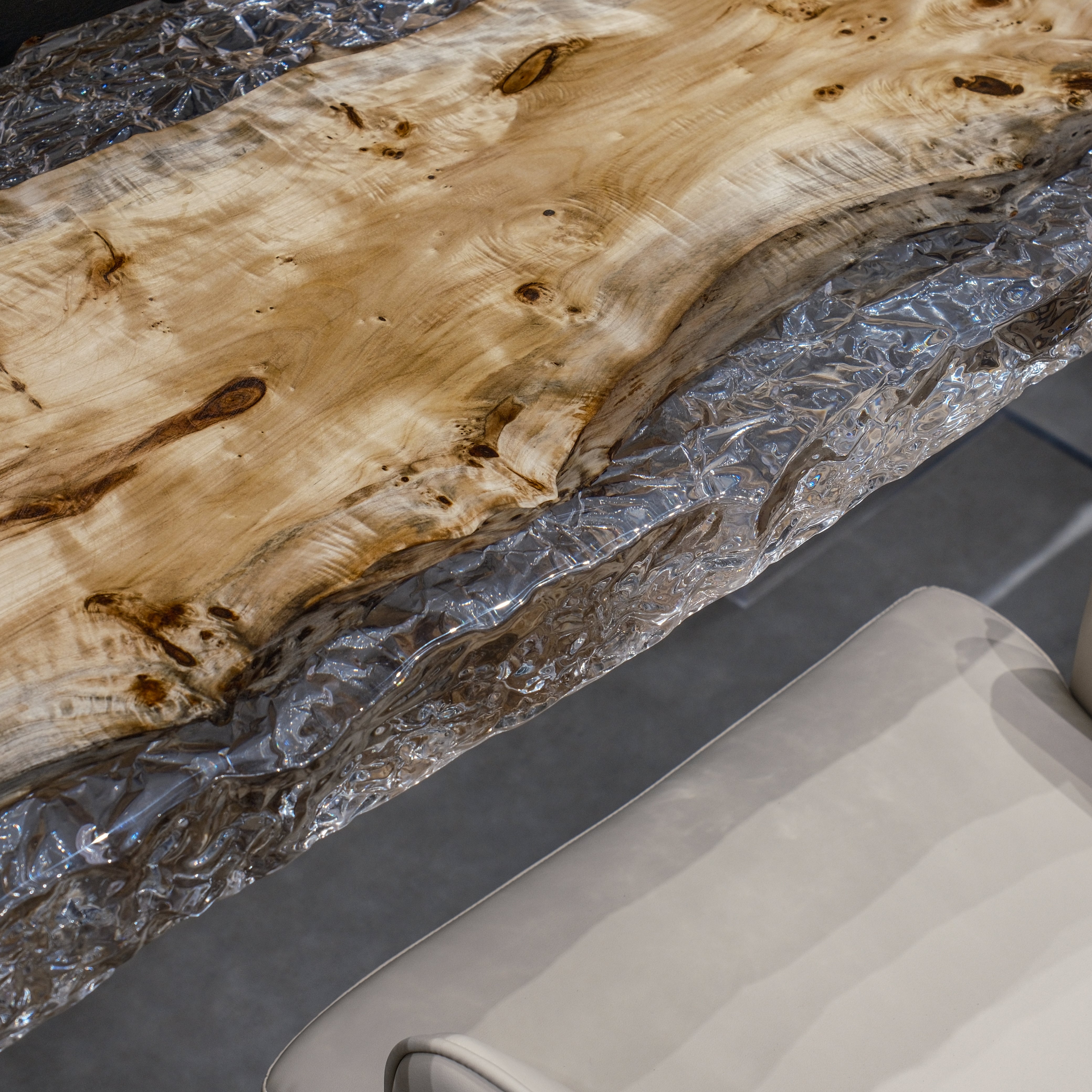 Custom Poplar Wood Epoxy Resin Table – Ice Crystal Resin XFZB12018