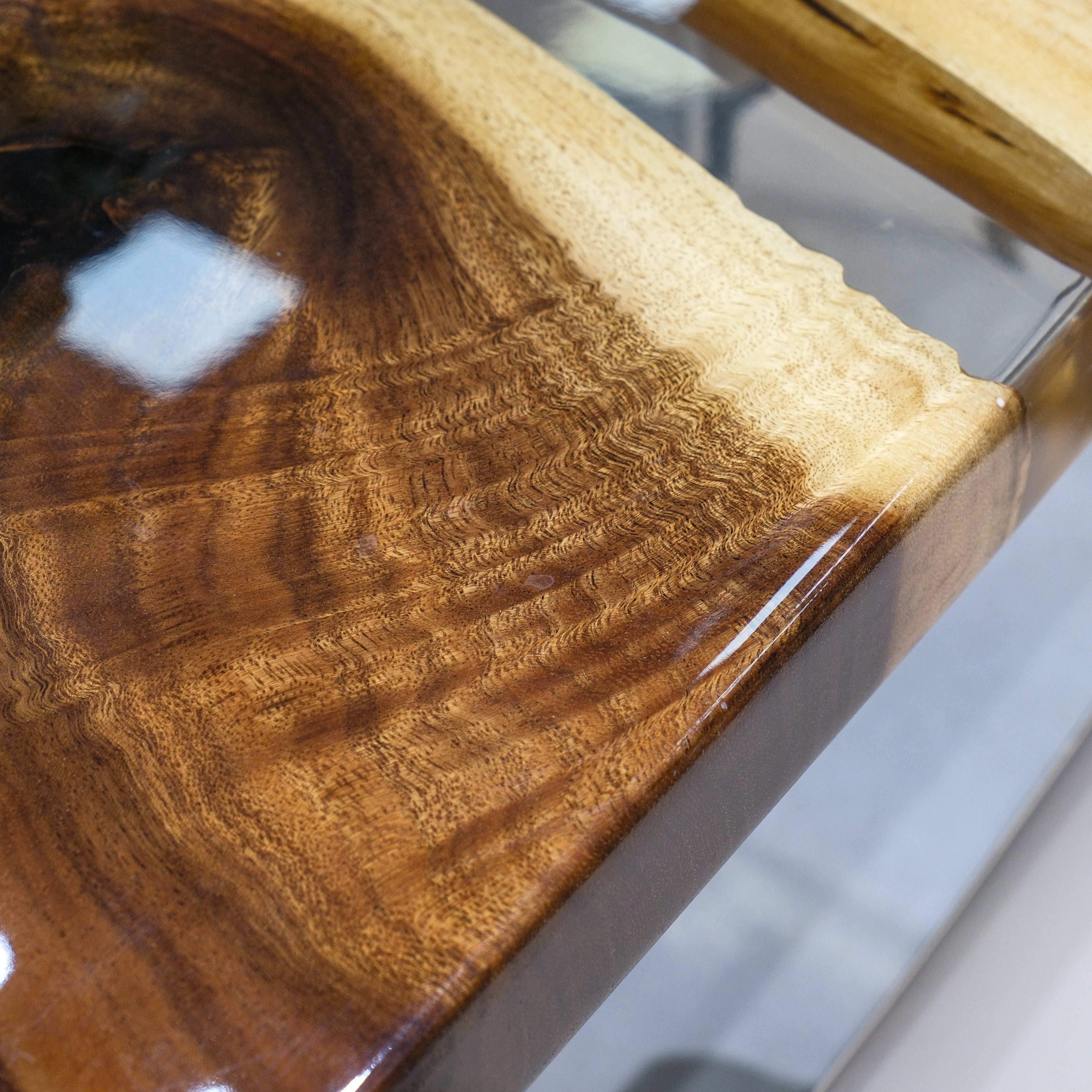 Custom Walnut Wood Epoxy Resin Table – Clear Resin XNZB4023