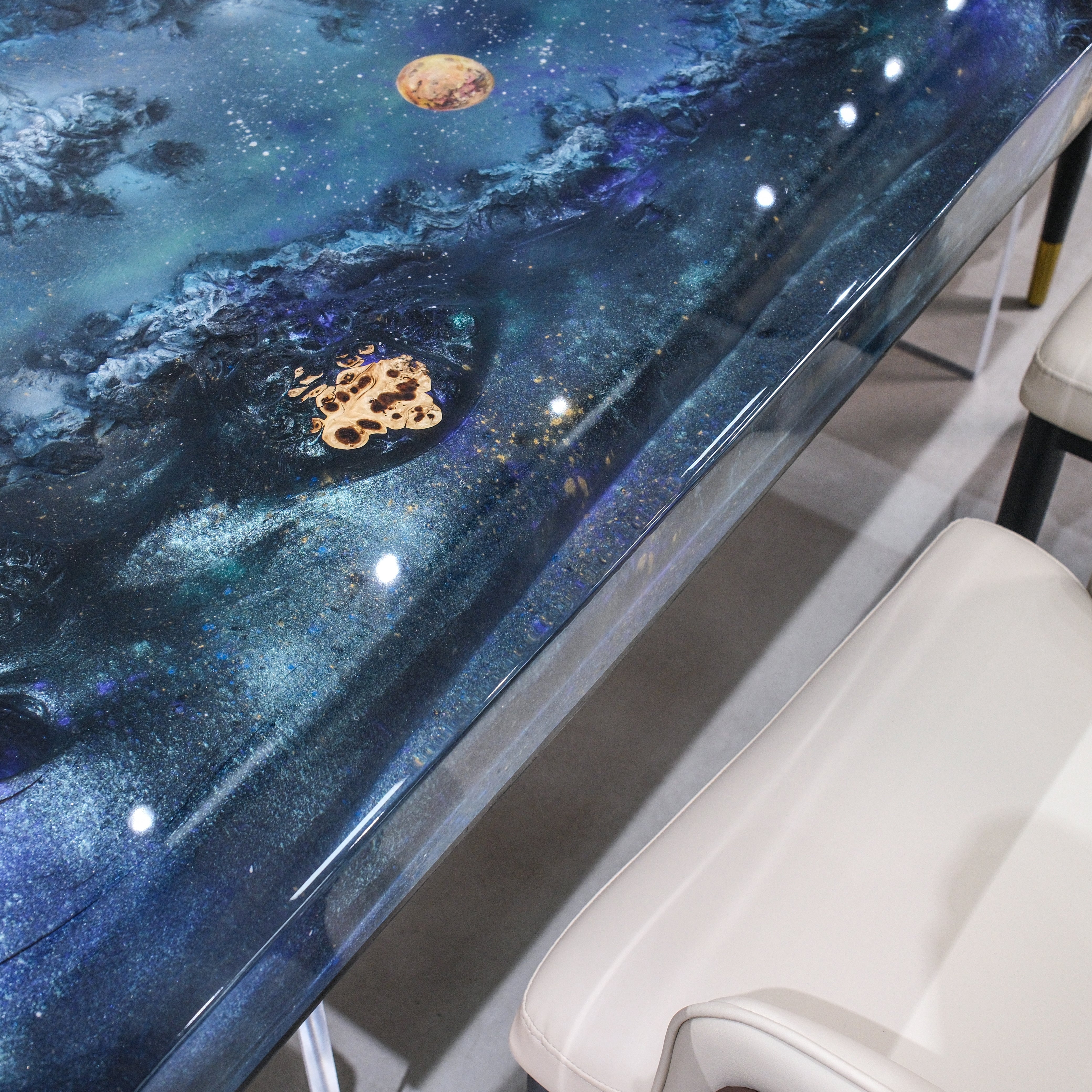 Custom French Poplar Wood Epoxy Resin Table - Blue Planet Resin XFZB1001