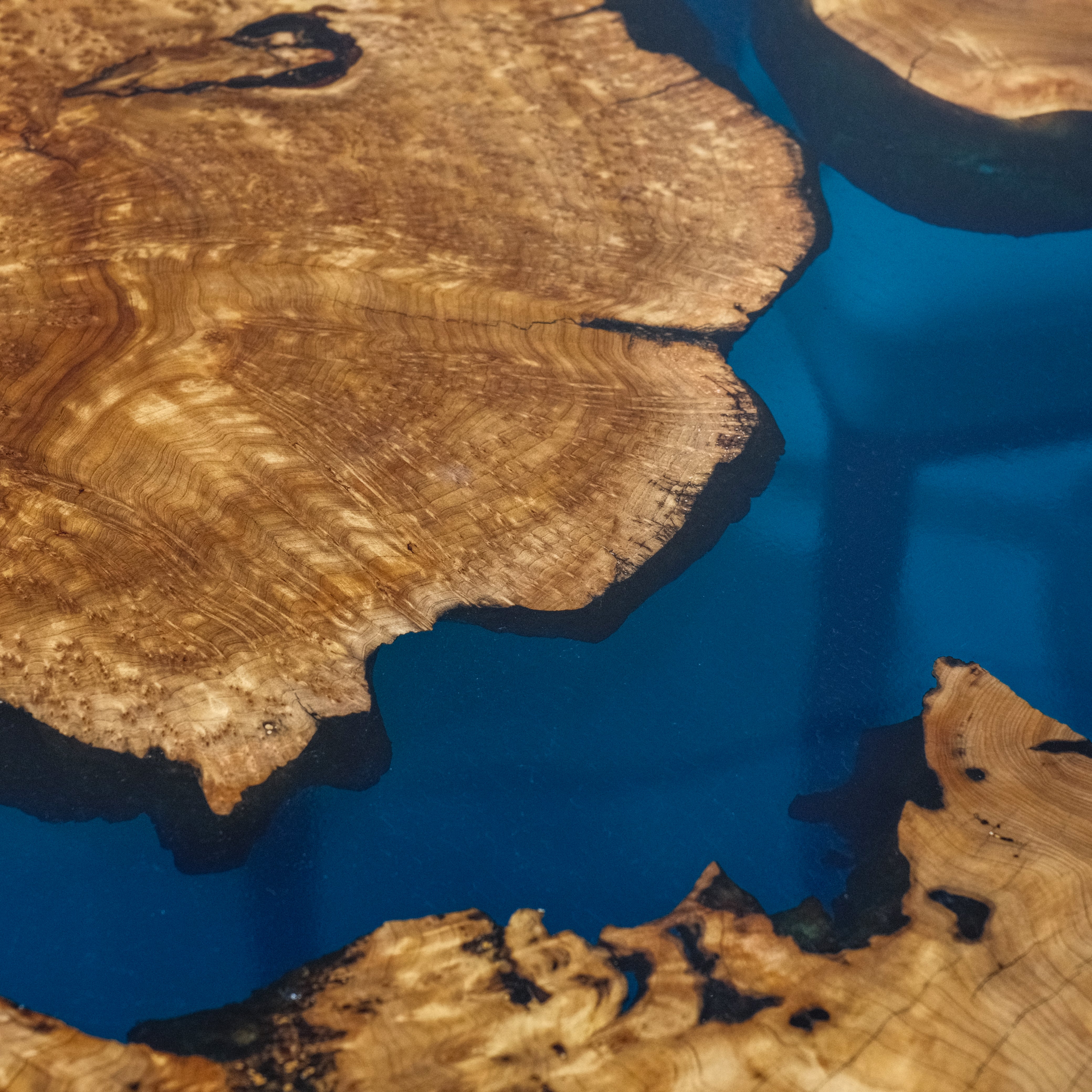 Custom Cedar Burl Epoxy Resin Table – Blue Resin XSZB3031