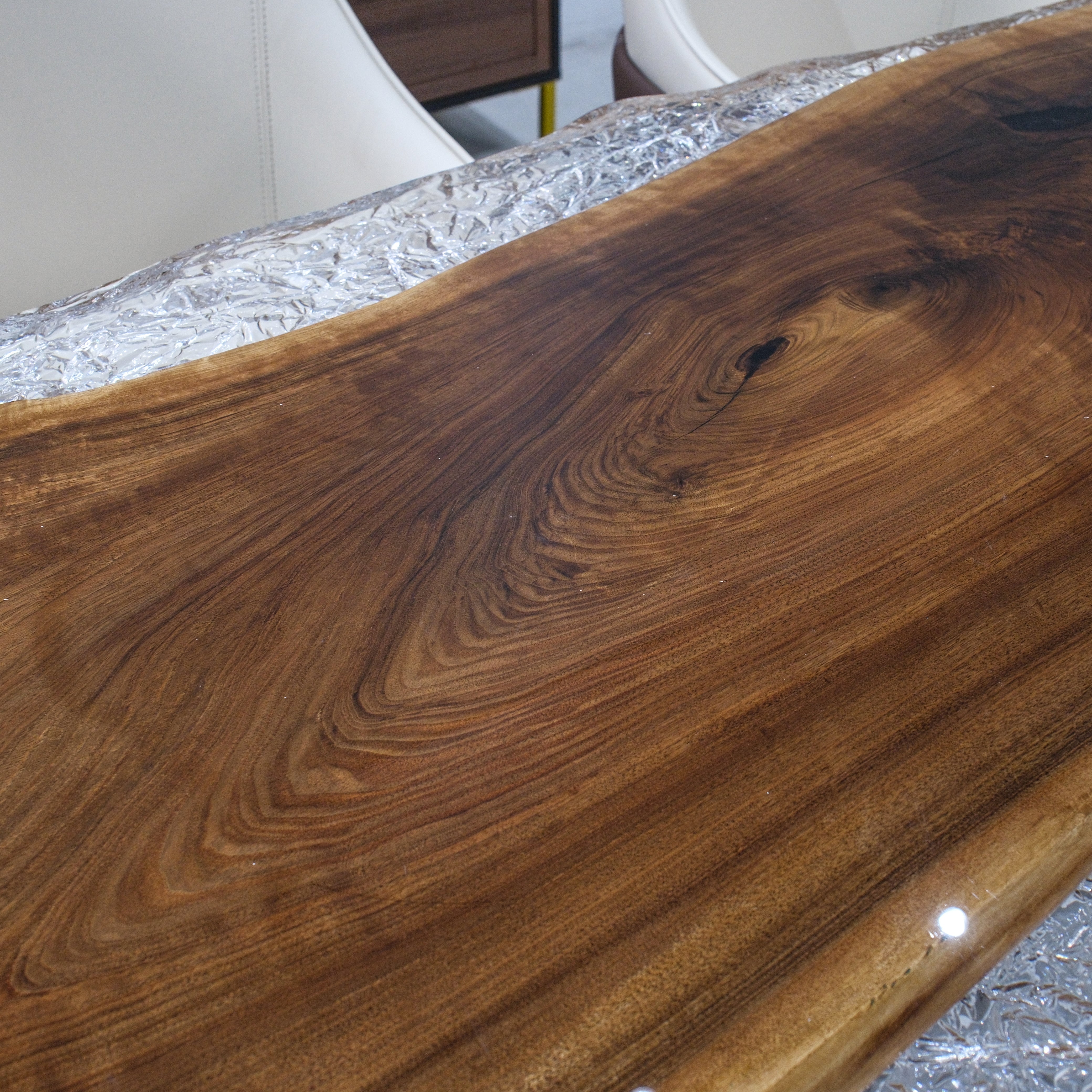 Custom Black Walnut Epoxy Resin Table – Ice Crystal Resin XHTZB8019