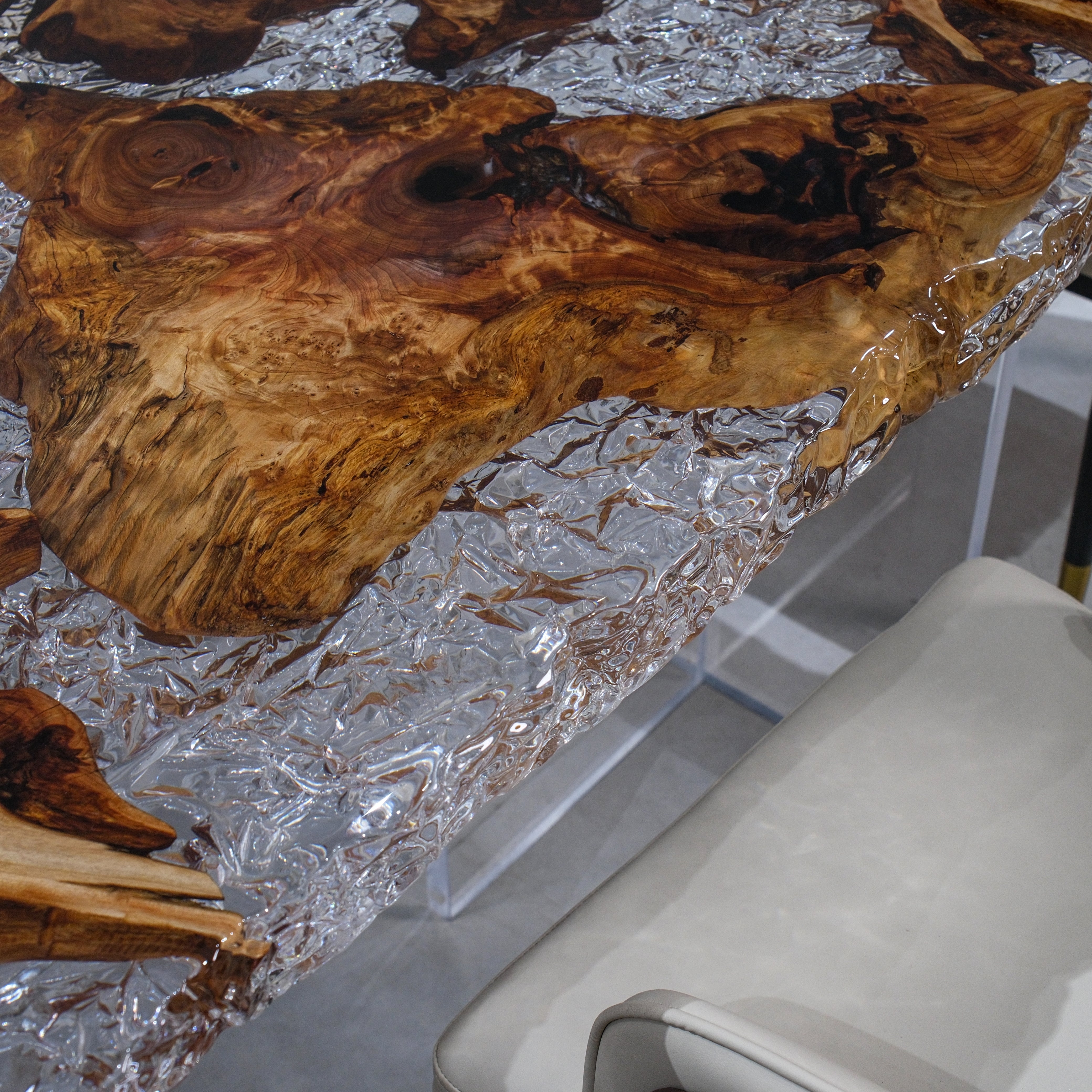 Custom Cedar Burl Epoxy Resin Table – Ice Crystal Resin XSZB11011