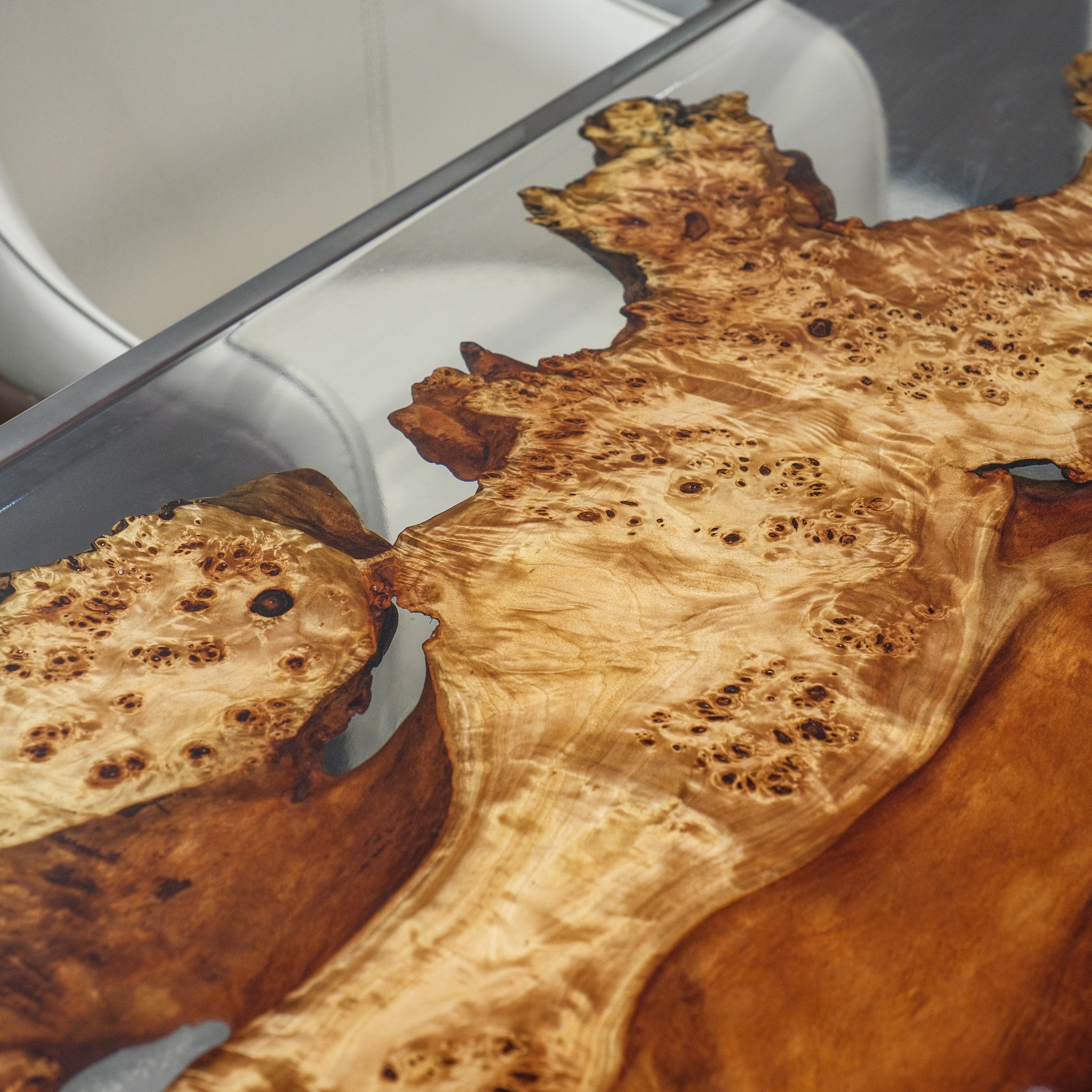 Custom Poplar Wood Epoxy Resin Table – Clear Resin XFZB5012