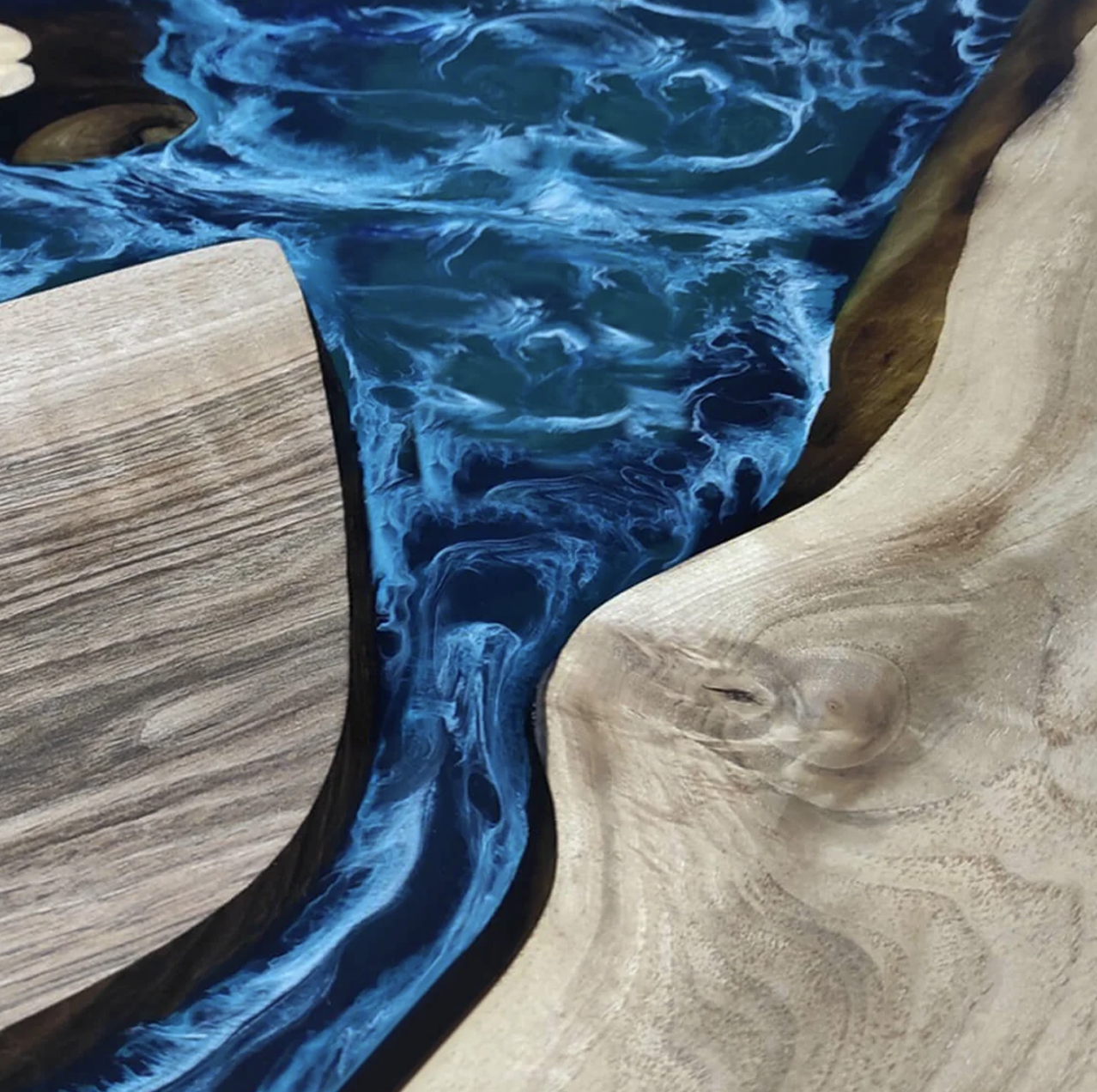 Custom Black Walnut Epoxy Resin Round Coffee Table – Blue Resin BWB-26