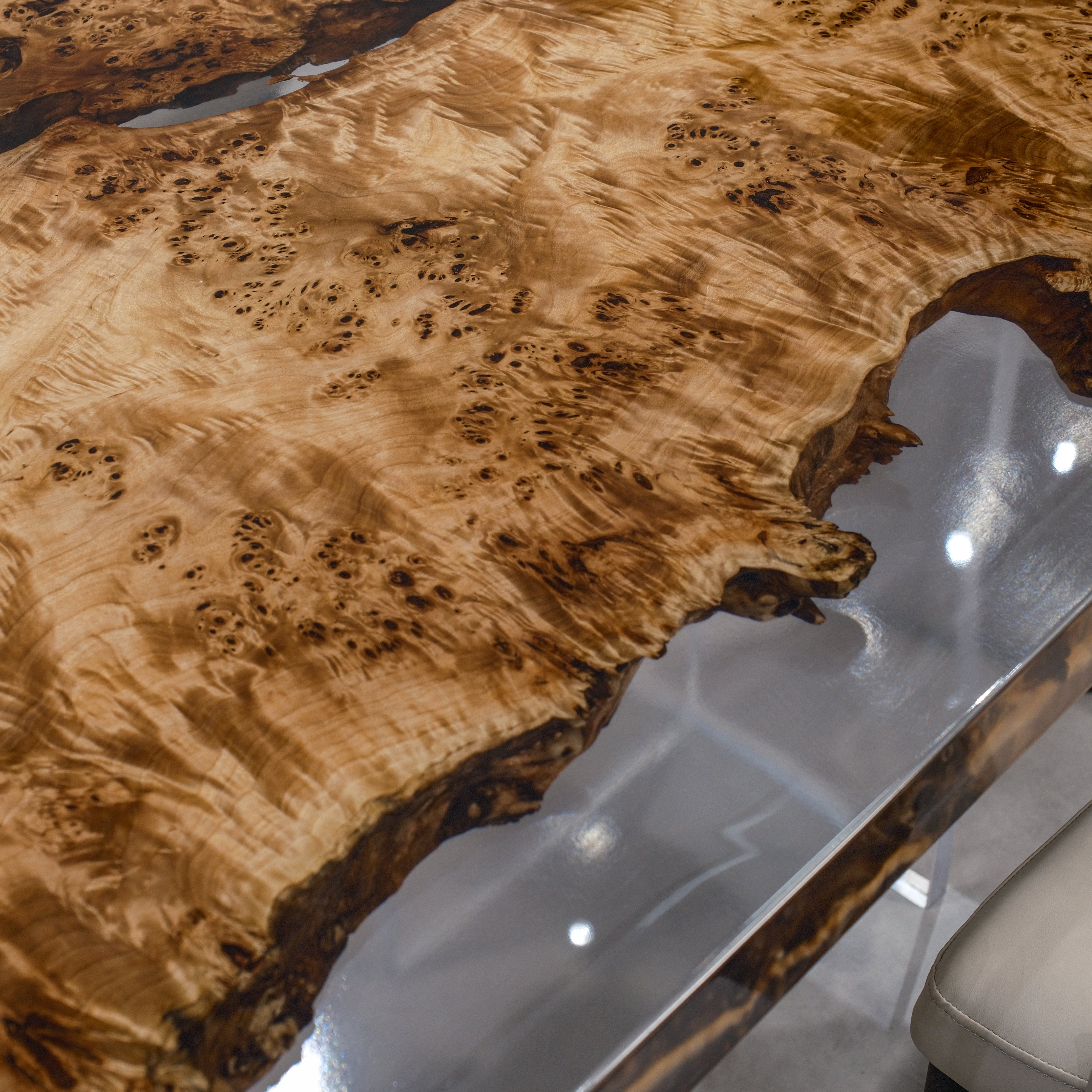 Custom Poplar Wood Epoxy Resin Table XFZB4115