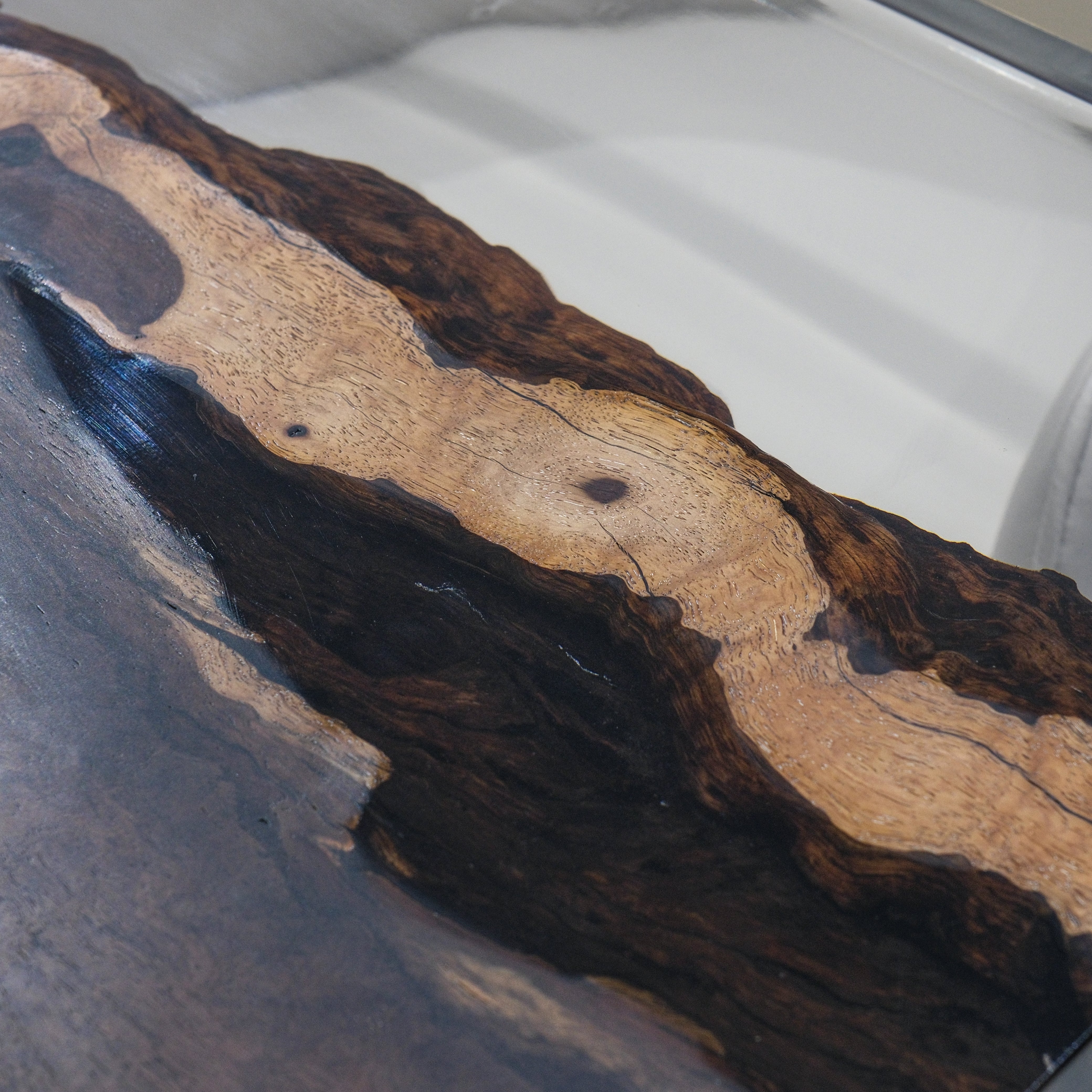 Custom Ebony Wood Epoxy Resin Table XHZAB12022